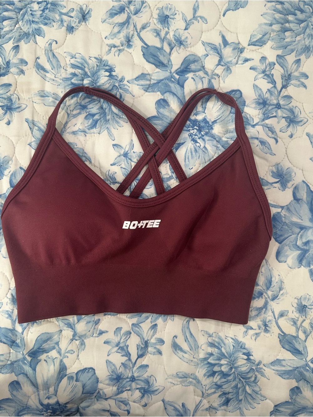 BO+TEE Women's Maroon Strappy Sports Bra